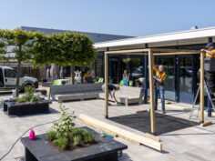 HORNBACHhelpt realiseert nieuwe tuin voor dagcentrum Bizzi