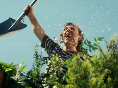 HORNBACH trapt tuinseizoen speels af met nieuwe voorjaarscampagne ‘Verheug je als een kind’.