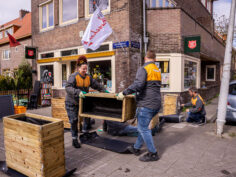 Stichting HORNBACHhelpt pakt buitenruimte Buurthuiskamer Betondorp aan