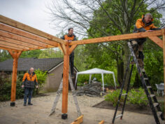 HORNBACHhelpt bouwt overkapping voor Braamhuis in Zevenaar