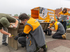 HORNBACHhelpt bouwt gezellig terras bij winkel Op de Bies