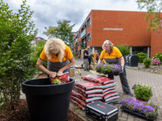 HORNBACHhelpt creëert gezellige zitplek bij Urmonderhof