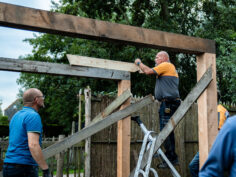 HORNBACHhelpt bouwt nieuwe schuur voor dierenweide Kakel & Co in Zwolle
