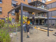 HORNBACHhelpt realiseert twee tuinprojecten bij Stichting Klein Geluk