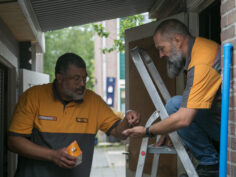 HORNBACHhelpt bouwt overkapping voor Stichting Helpende Vriend
